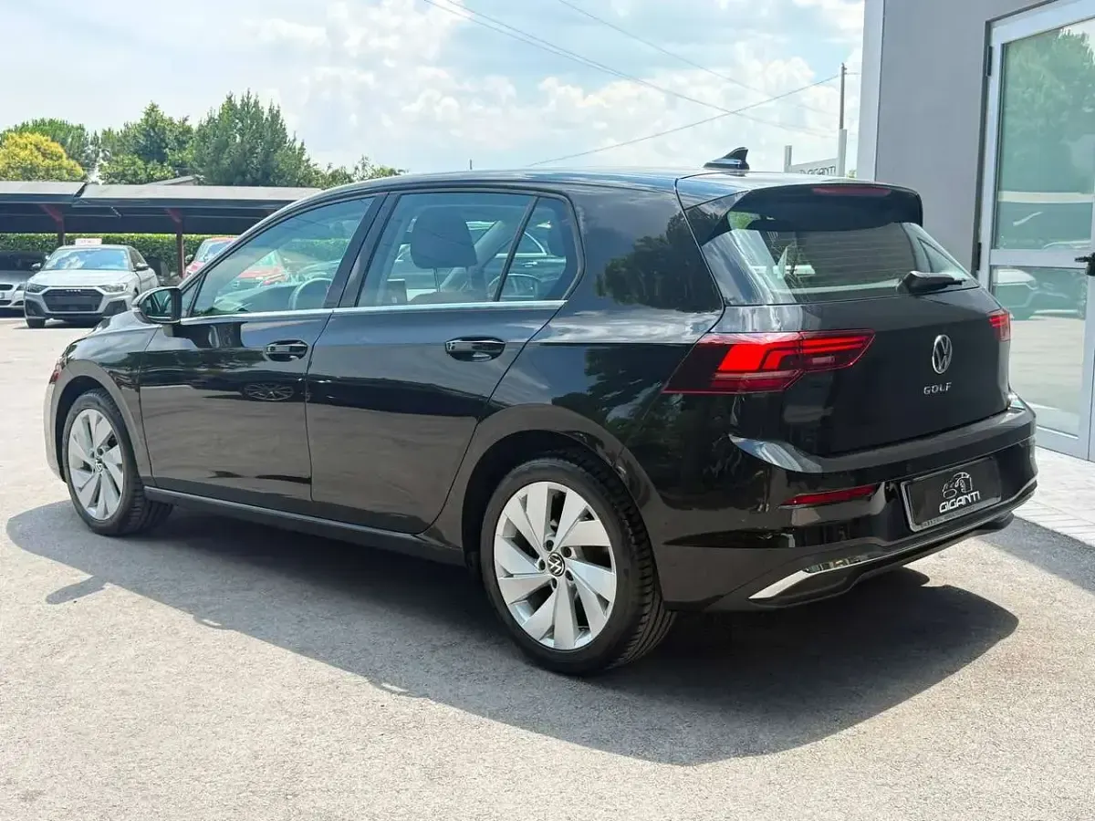 Usata VW Golf VIII Style 150 CV (110 kW) 2025 Nero Berlina