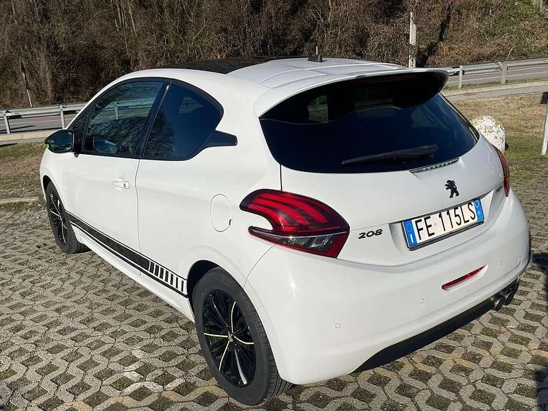 Usata Peugeot 208 Allure 82 CV (60 kW) 2016 Bianco Utilitaria