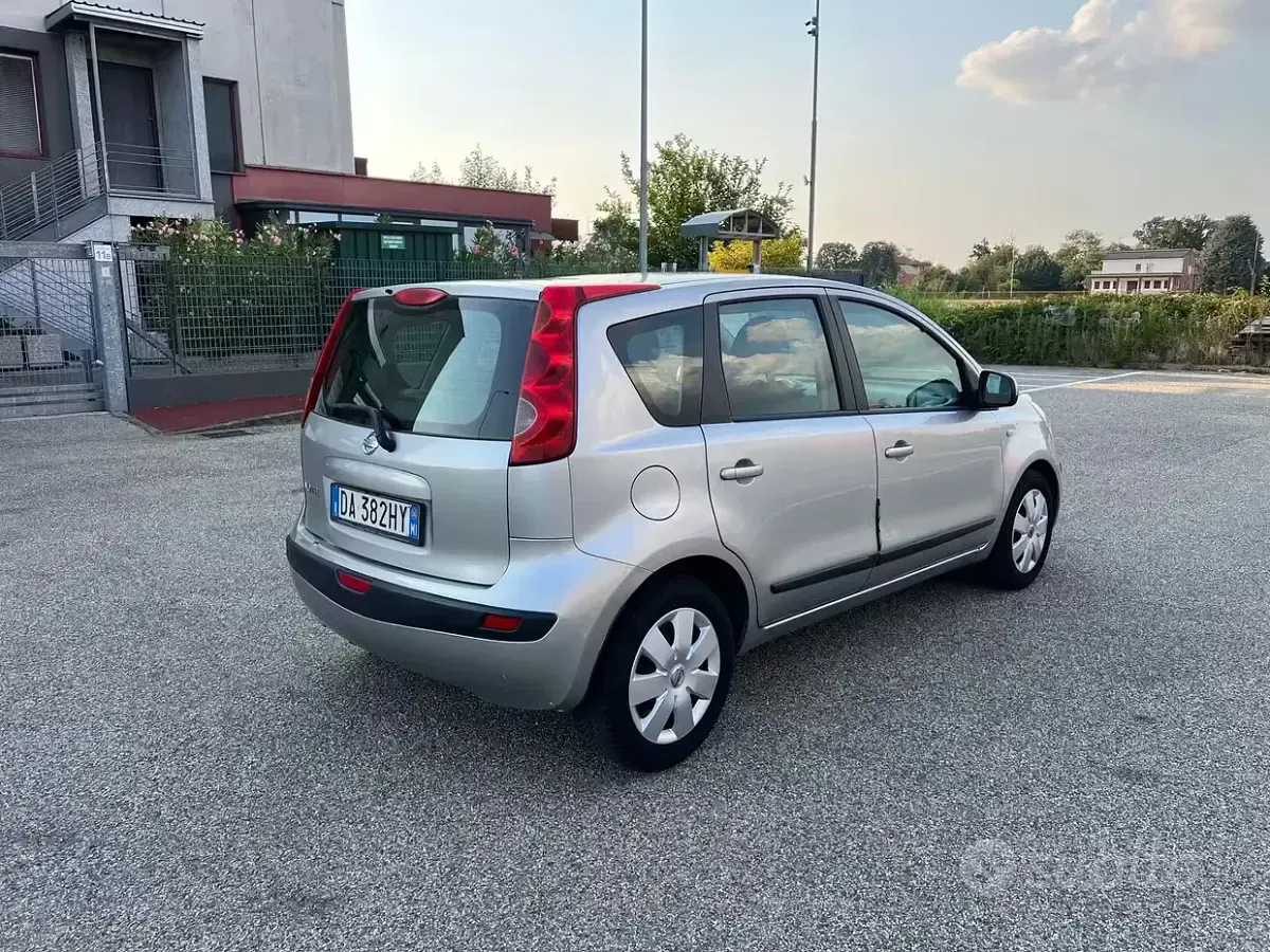 Usata Nissan Note Acenta 88 CV (64 kW) 2006 Grigio Utilitaria