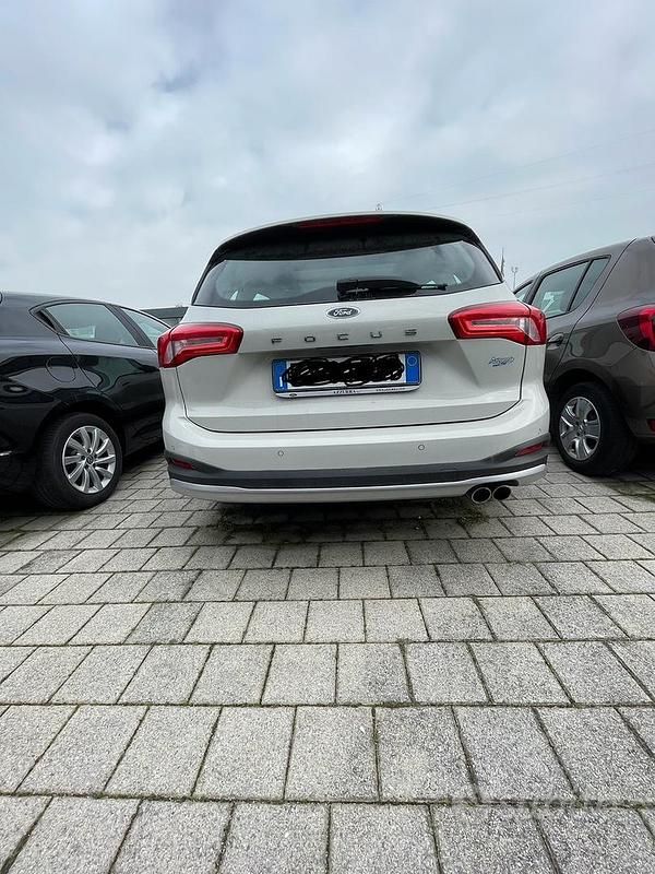 Usata Ford Focus Active 115 CV (84 kW) 2019 Bianco Station wagon