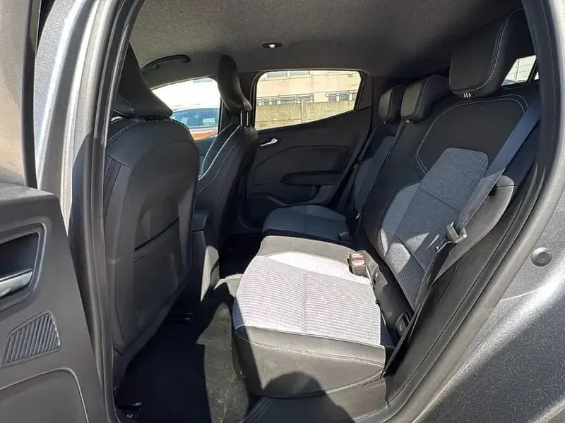 Usata Renault Clio Techno 91 CV (66 kW) 2025 Grigio Utilitaria