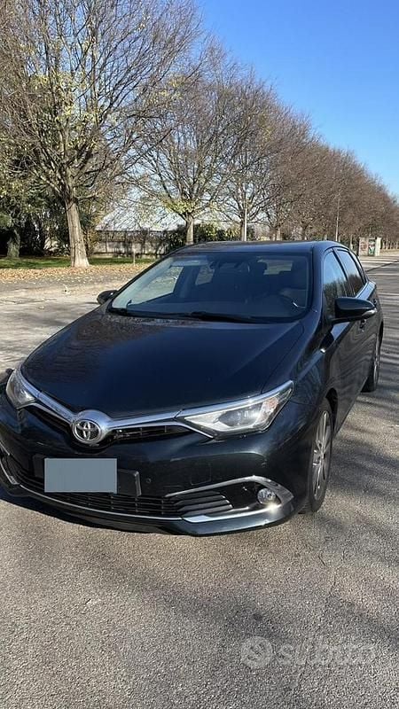 Usata Toyota Auris Lounge 111 CV (81 kW) 2016 Berlina
