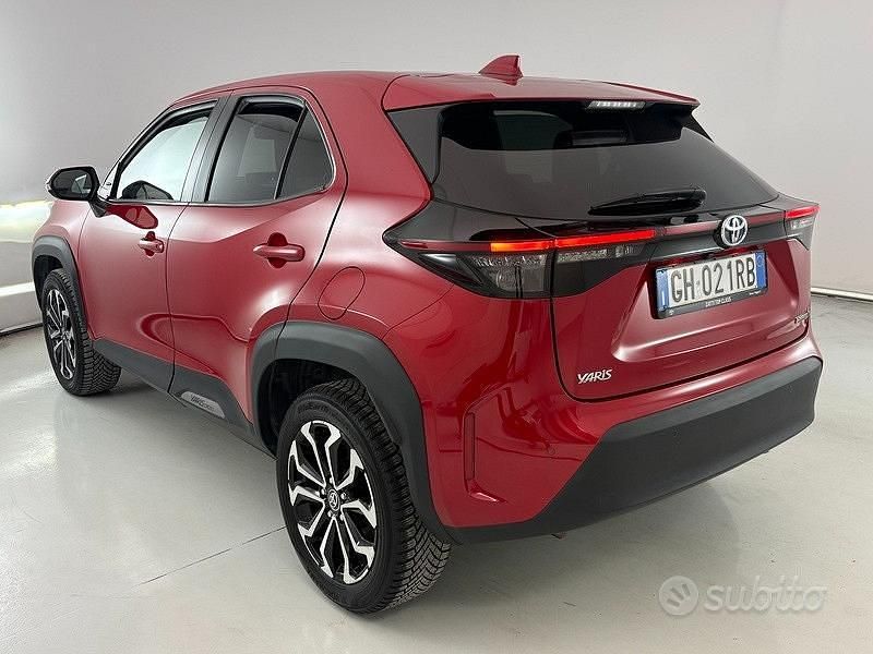 Usata Toyota Yaris Cross Trend 92 CV (67 kW) 2022 Rosso SUV