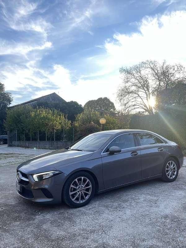 Usata Mercedes A180 Premium 116 CV (85 kW) 2020 Berlina
