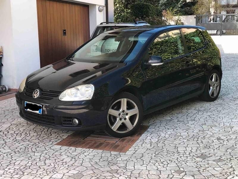 Nero Usata 2007 VW Golf V Due volumi | 2100 € (Ottimo prezzo) - Immagine 1/4