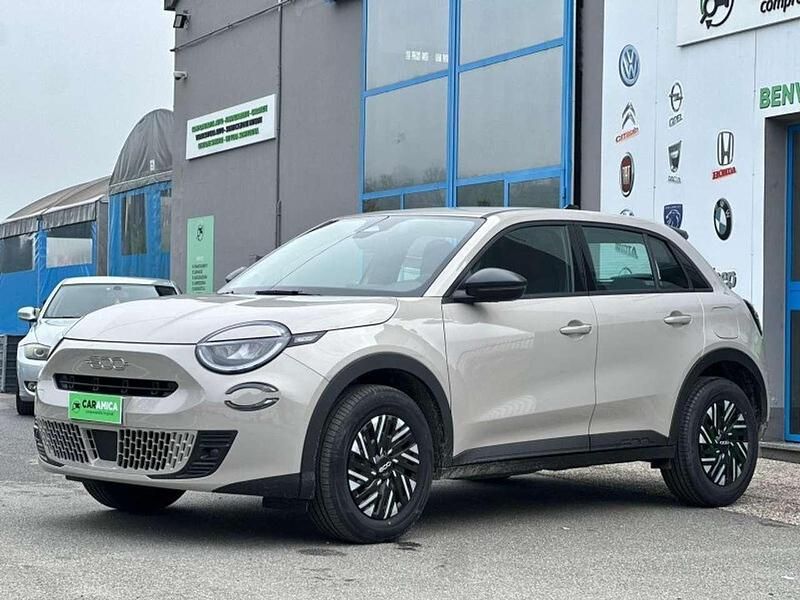 Nuova Fiat 600 Icon 110 CV (80 kW) 2026 Beige SUV