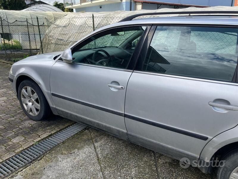Argento Usata 2004 VW Passat Comfortline Station wagon | 1000 € (Super prezzo) - Immagine 1/4