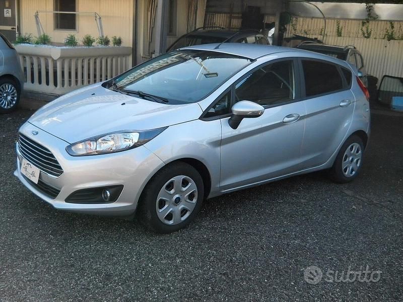 Usata Ford Fiesta Titanium 95 CV (69 kW) 2015 Grigio Berlina
