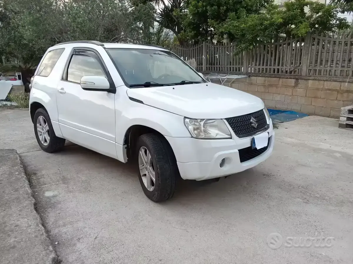 Usata Suzuki Vitara 109 CV (80 kW) 2011 Bianco SUV