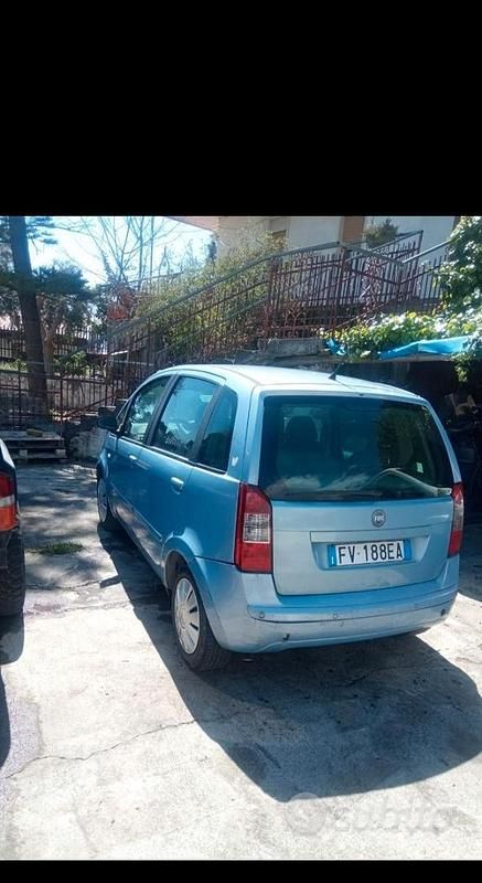 Usata Fiat Idea 70 CV (51 kW) 2004 Blu Monovolume