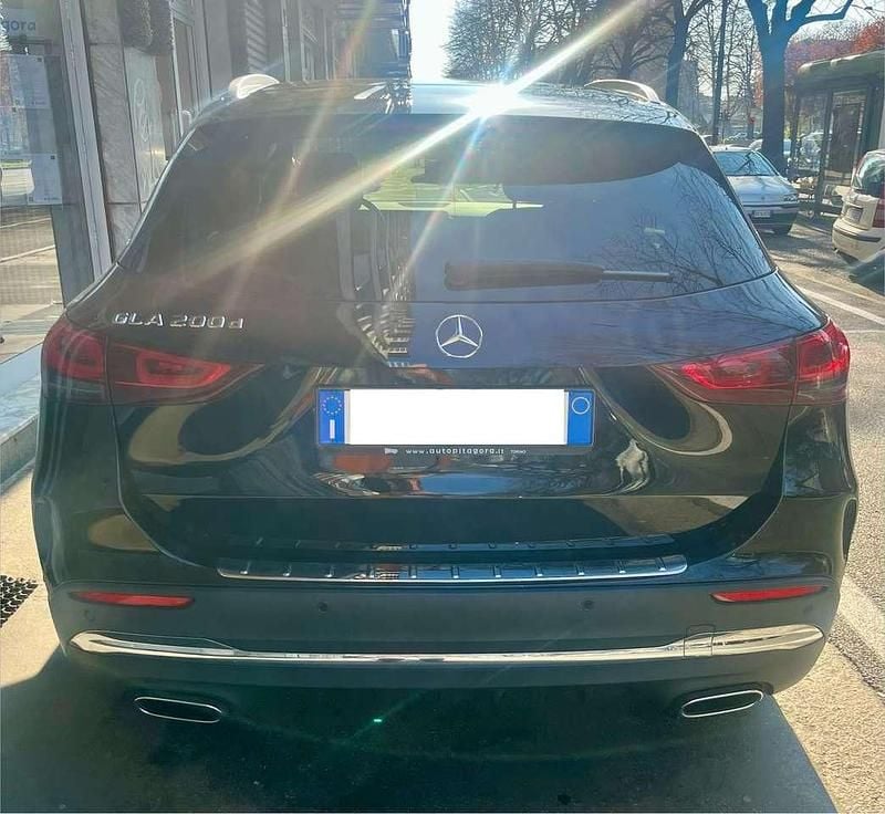 Usata Mercedes GLA200 Premium 150 CV (110 kW) 2023 Nero SUV