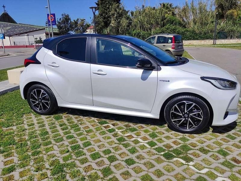Usata Toyota Yaris Hybrid Style 92 CV (67 kW) 2021 Bianco Berlina