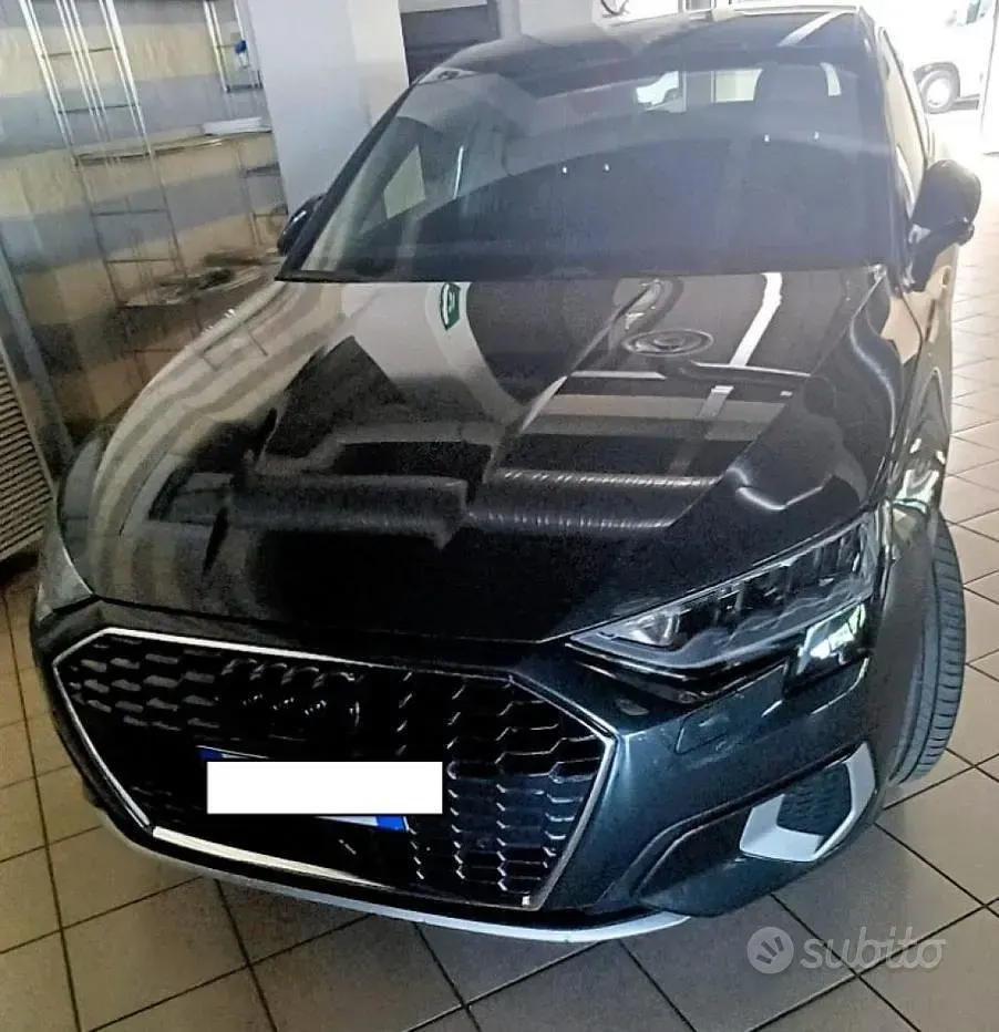 Usata Audi A3 Advanced 116 CV (85 kW) 2024 Grigio Berlina