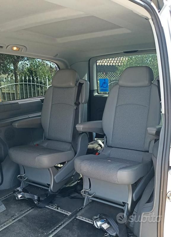 Usata Mercedes Viano 2010 Grigio Monovolume