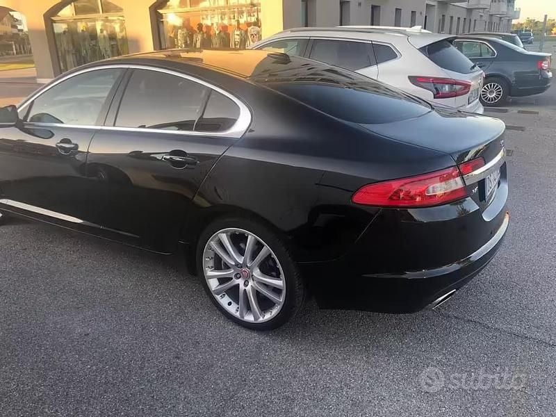 Usata Jaguar XF Luxury 2009 Berlina