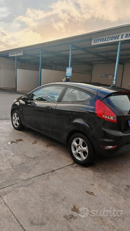 Usata Ford Fiesta 2010 Nero Utilitaria