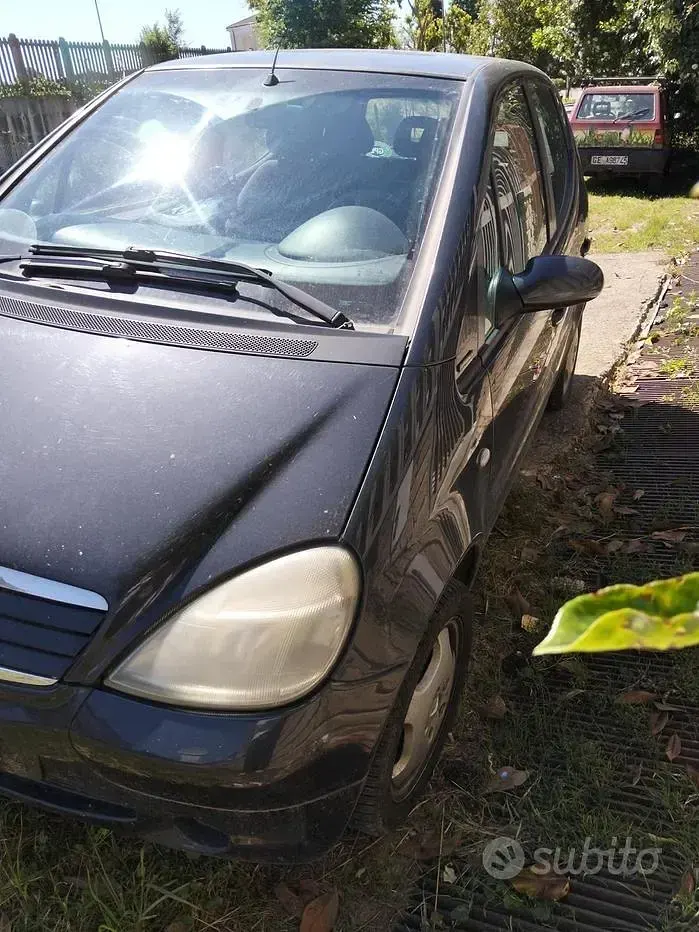 Usata Mercedes A160 102 CV (75 kW) 1999 Grigio Utilitaria