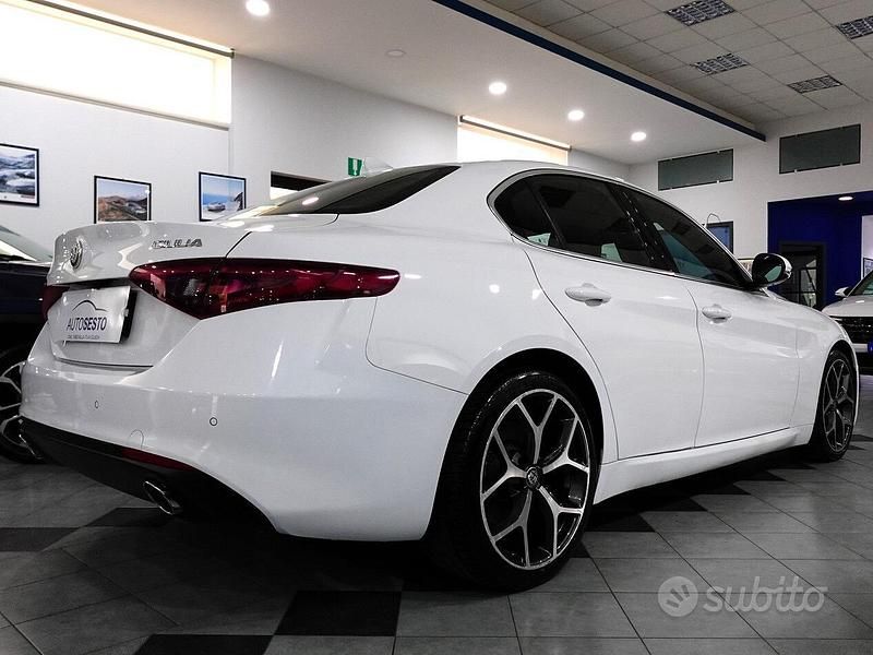 Usata Alfa Romeo Giulia Executive 190 CV (139 kW) 2019 Bianco Berlina