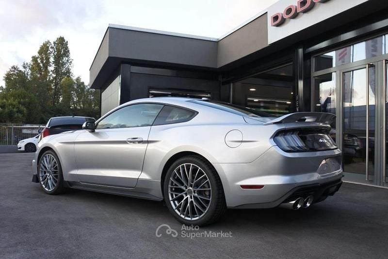 Usata Ford Mustang Fastback 317 CV (233 kW) 2019 Argento metallizzato Coupé