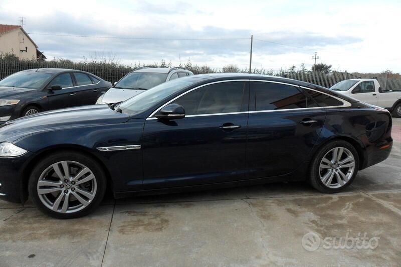 Usata Jaguar XJ 275 CV (202 kW) 2015 Blu Berlina