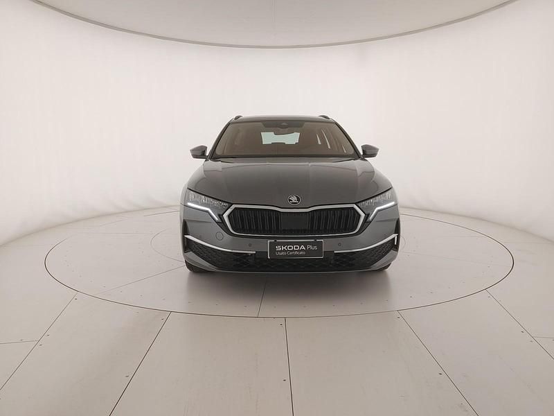 Begagnad Skoda Octavia Executive 150 HK (110 kW) 2025 Grå Kombi