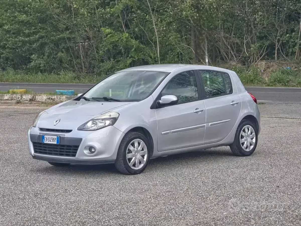 Usata Renault Clio IV 75 CV (55 kW) 2012 Grigio Berlina