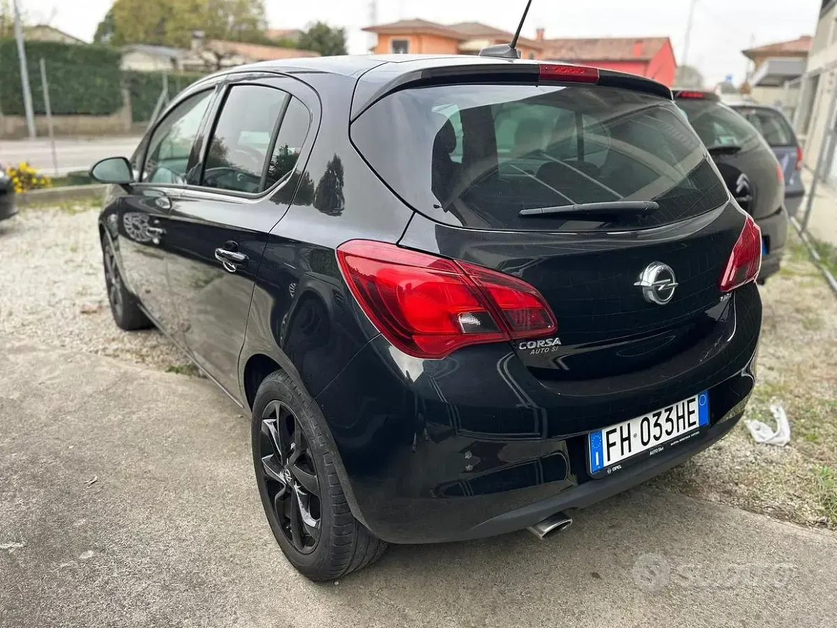 Używany Opel Corsa 2017 Czarny Hatchback