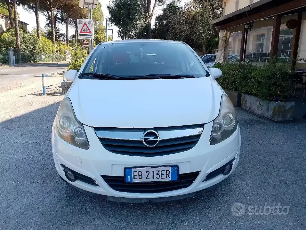Usata Opel Corsa 80 CV (58 kW) 2010 Bianco Utilitaria