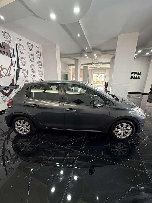 Usata Peugeot 208 Active 75 CV (55 kW) 2016 Grigio Utilitaria