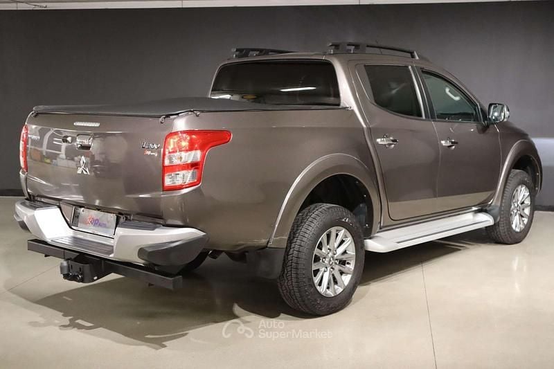 Usata Mitsubishi L200 181 CV (133 kW) 2017 Marrone Pick-up