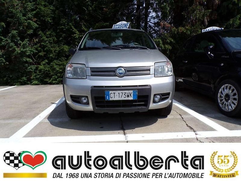 Usata Fiat Panda 4x4 Climbing 60 CV (44 kW) 2005 Argento Utilitaria