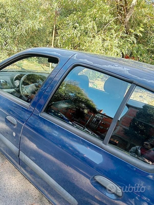 Usata Renault Clio II 2003 Blu Berlina