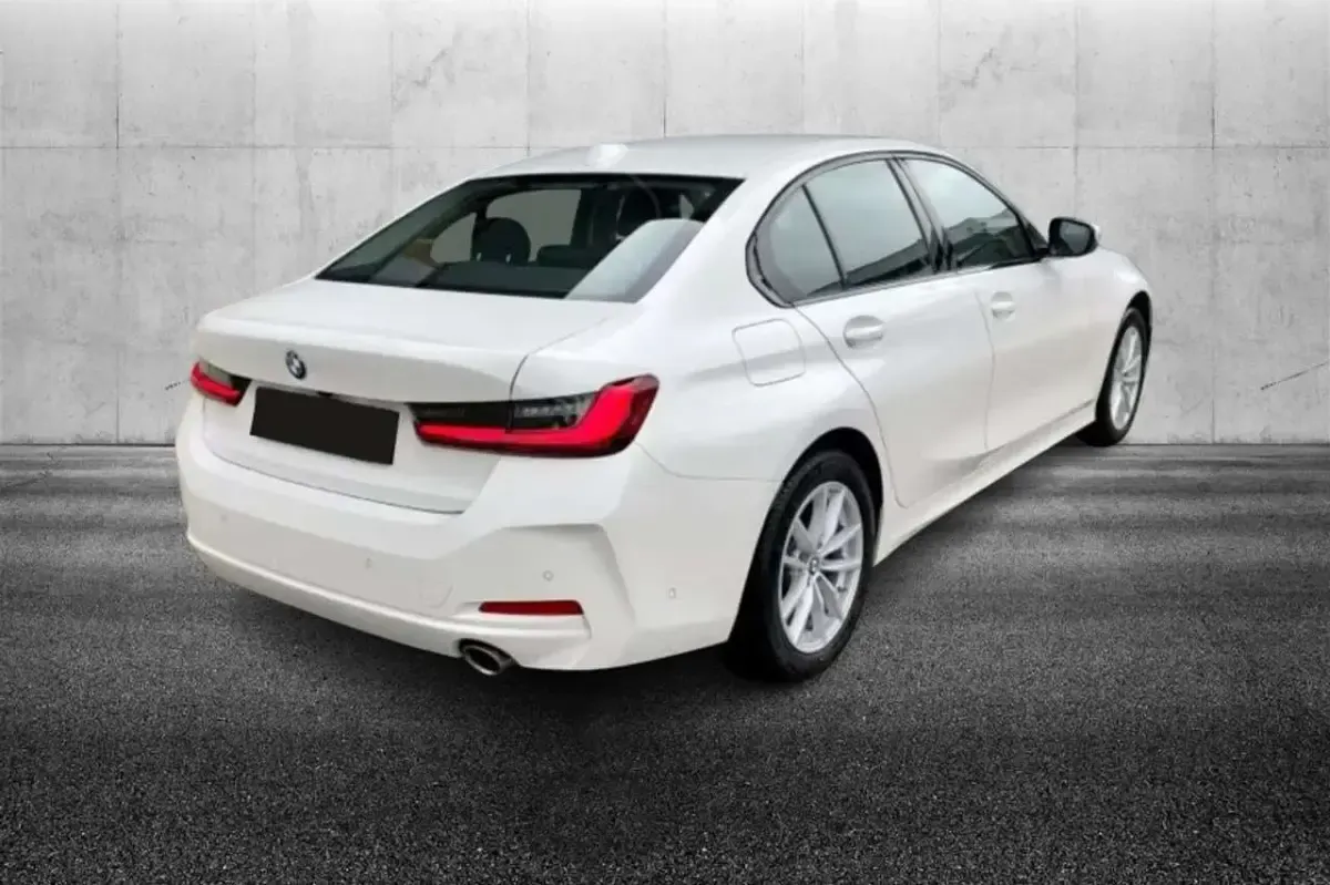 Usata BMW 318 156 CV (114 kW) 2025 Bianco Berlina