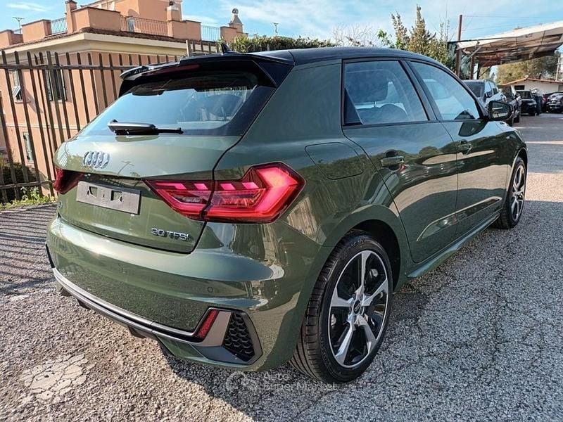 Nuova Audi A1 S-Line 116 CV (85 kW) 2026 Verde SUV