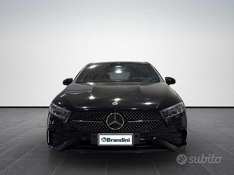 Usata Mercedes A180 AMG line 116 CV (85 kW) 2023 Nero Berlina