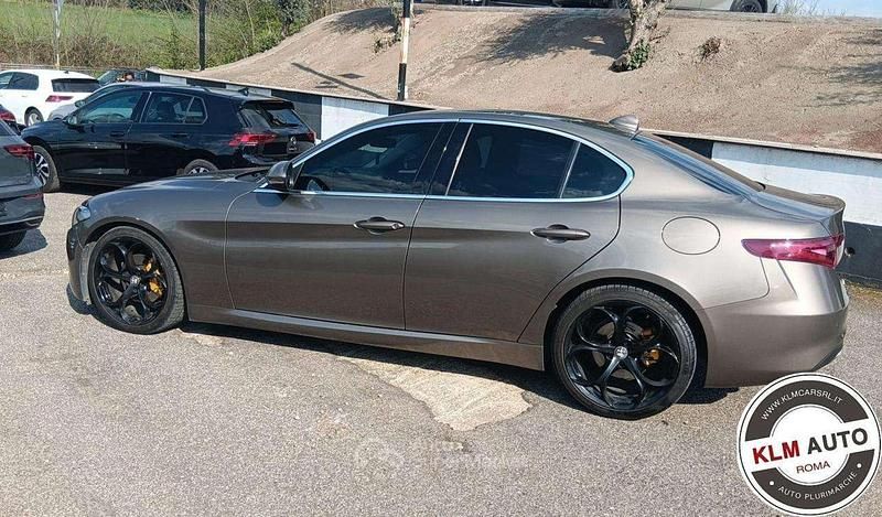 Usata Alfa Romeo Giulia Super 179 CV (131 kW) 2017 Grigio Berlina