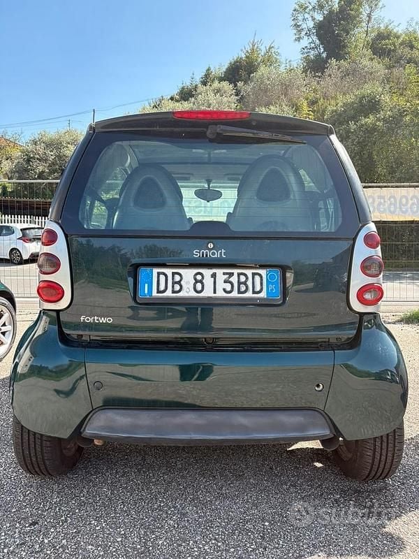 Usata Smart ForTwo Coupé 61 CV (44 kW) 2006 Utilitaria
