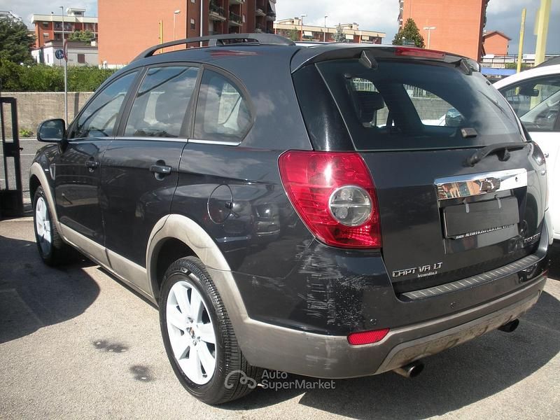 Usata Chevrolet Captiva 150 CV (110 kW) 2007 Gray SUV