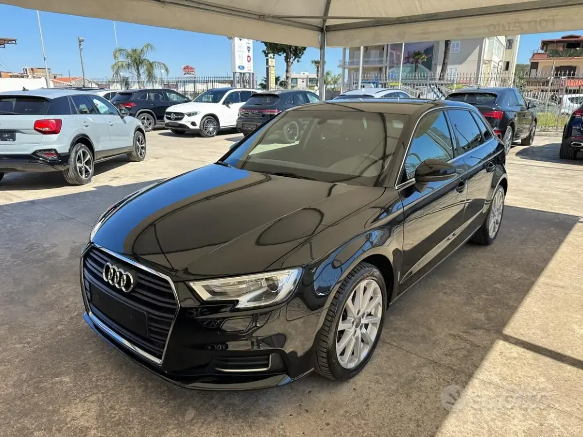 Usado Audi A3 Design 116 CV (85 kW) 2017 Negro Berlina