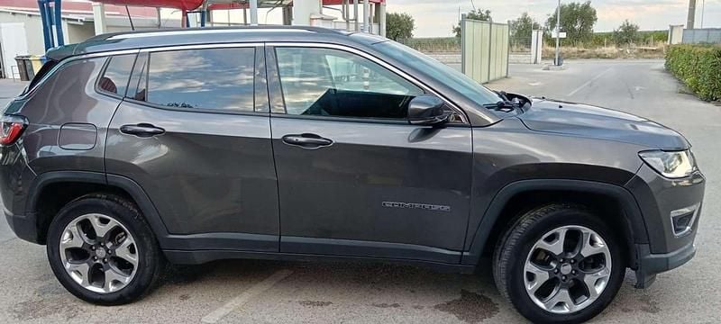 Usata Jeep Compass Limited 140 CV (102 kW) 2018 Grigio SUV