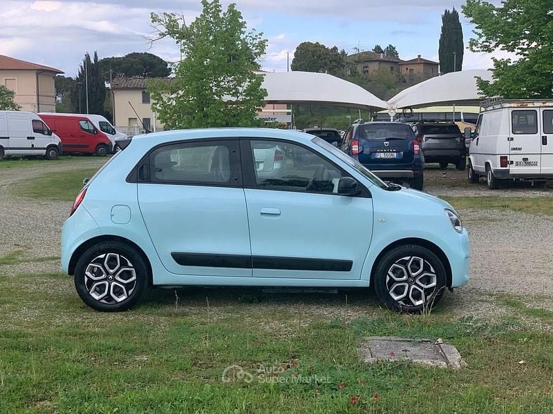 Usata Renault Twingo Equilibre 60 kW (82 CV) 2023 Blu/azzurro Utilitaria