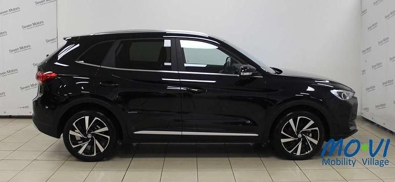 Usata MG ZS Luxury 197 CV (144 kW) 2025 Nero SUV