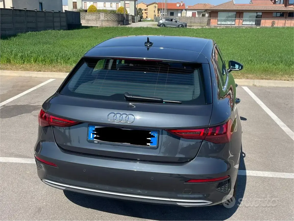 Usata Audi A3 Advanced 116 CV (85 kW) 2023 Grigio Berlina