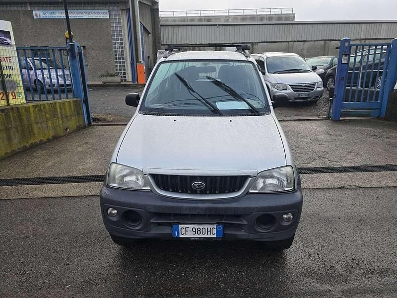 Usata Daihatsu Terios 86 CV (63 kW) 2003 Argento SUV