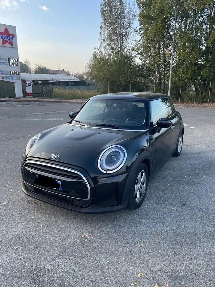Usata Mini ONE 102 CV (75 kW) 2022 Nero Utilitaria