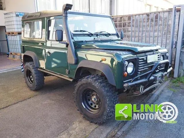 Usata Land Rover Defender 122 CV (89 kW) 2000 Verde Station wagon