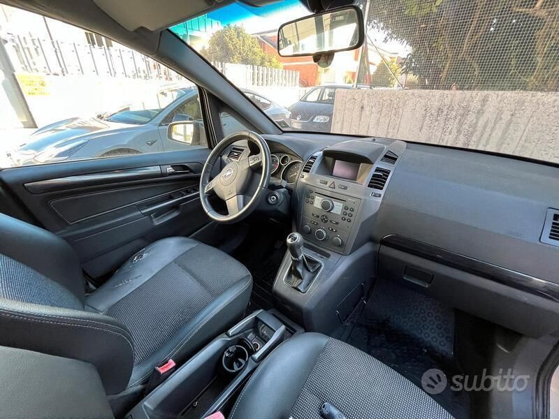 Usata Opel Zafira 120 CV (88 kW) 2006 Grigio Monovolume