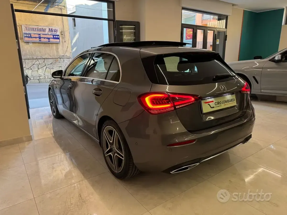 Usata Mercedes A180 Premium 116 CV (85 kW) 2018 Grigio Berlina