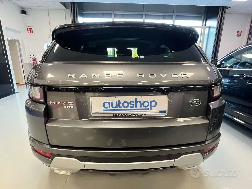 Usata Land Rover Range Rover evoque Dynamic 241 CV (177 kW) 2018 Grigio SUV