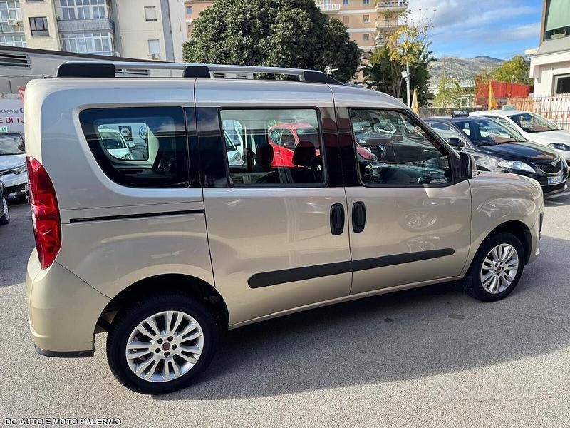 Usata Fiat Doblò 90 CV (66 kW) 2010 Nero Monovolume